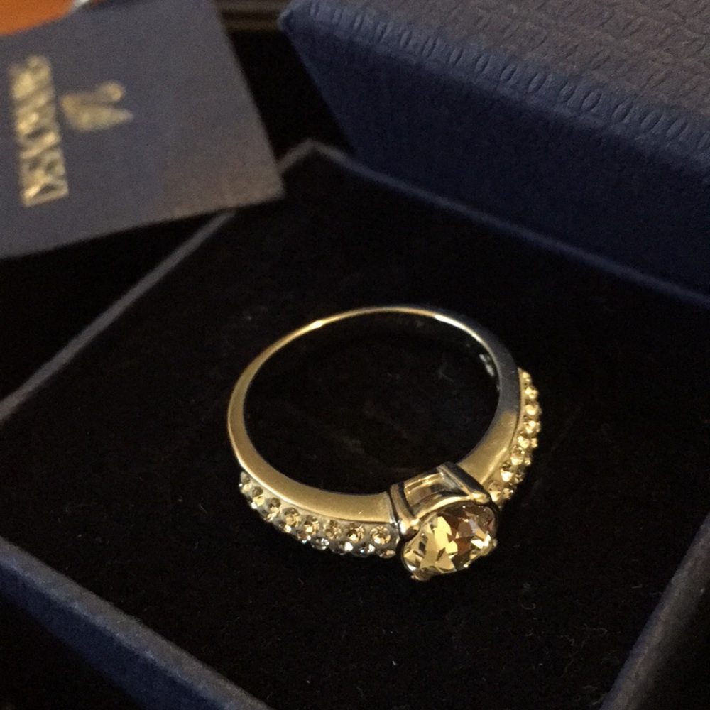 Swarovski Crystal Statement Ring Size 7 - image 5